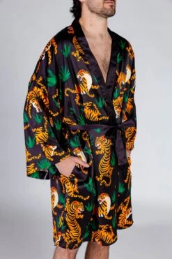 The Tamer | Tiger Print Satin Kimono -Clothing Store 03 18Hawaiians Suits Kimonos Overalls 2495