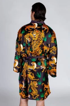 The Tamer | Tiger Print Satin Kimono -Clothing Store 03 18Hawaiians Suits Kimonos Overalls 2496