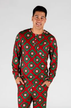 The Quilty Pleasure | Mens Red And Green Quilted Christmas Pajama Top
